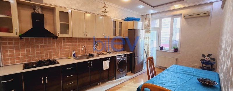 Aylıq Kirayə 2 otaqlı Yeni Tikili bina evi  78m², Bakı
