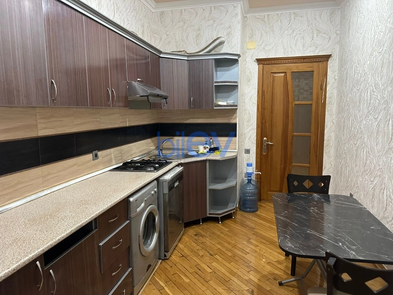 Aylıq Kirayə 3 otaqlı Yeni Tikili bina evi  123m², Bakı