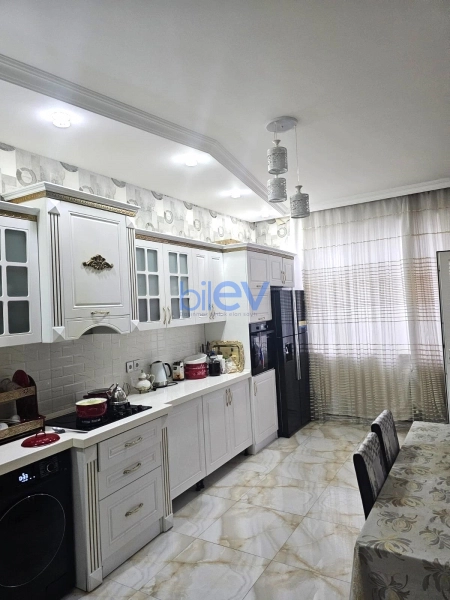 Aylıq Kirayə 3 otaqlı Yeni Tikili bina evi  124m², Bakı