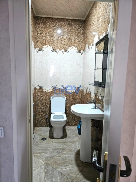 Aylıq Kirayə 3 otaqlı Yeni Tikili bina evi  124m², Bakı