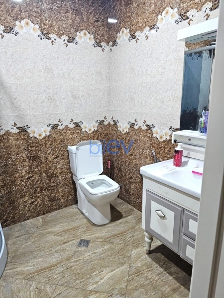 Aylıq Kirayə 3 otaqlı Yeni Tikili bina evi  124m², Bakı
