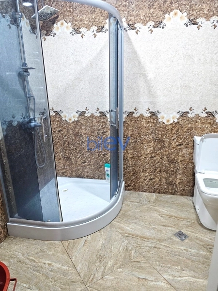 Aylıq Kirayə 3 otaqlı Yeni Tikili bina evi  124m², Bakı
