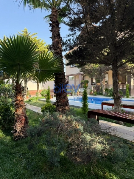 Günlük Kirayə 5 otaqlı Bağ evi  500m², Bakı