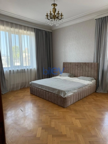 Günlük Kirayə 5 otaqlı Bağ evi  500m², Bakı