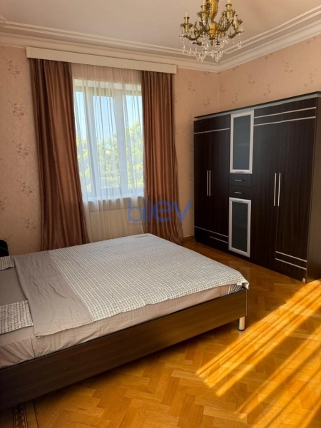 Günlük Kirayə 5 otaqlı Bağ evi  500m², Bakı