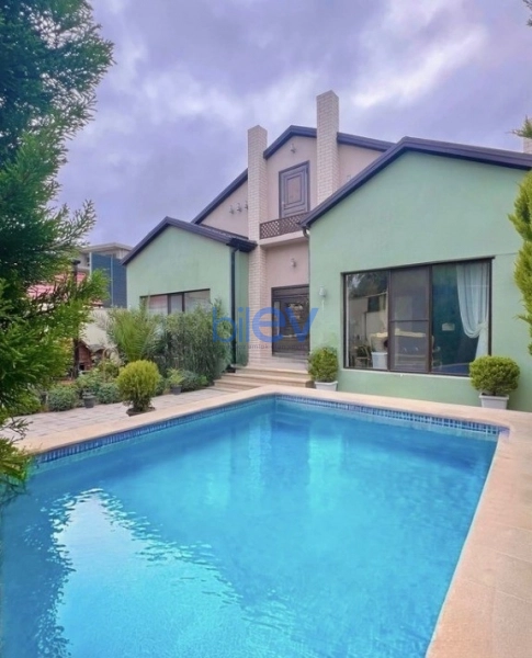 Günlük Kirayə 4 otaqlı Bağ evi  200m², Bakı