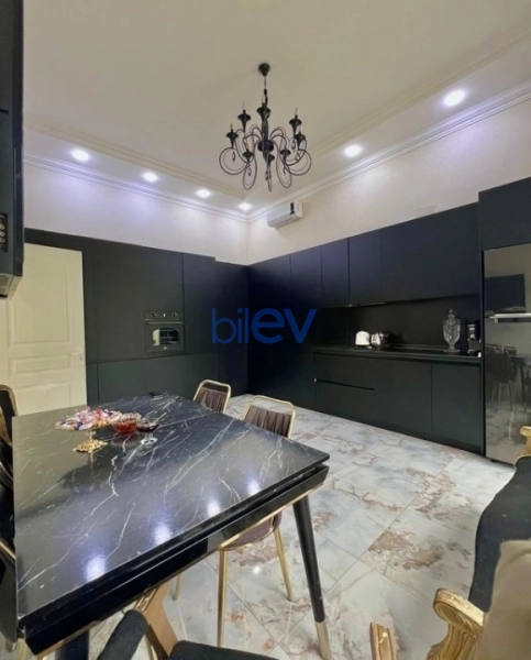 Günlük Kirayə 4 otaqlı Bağ evi  200m², Bakı