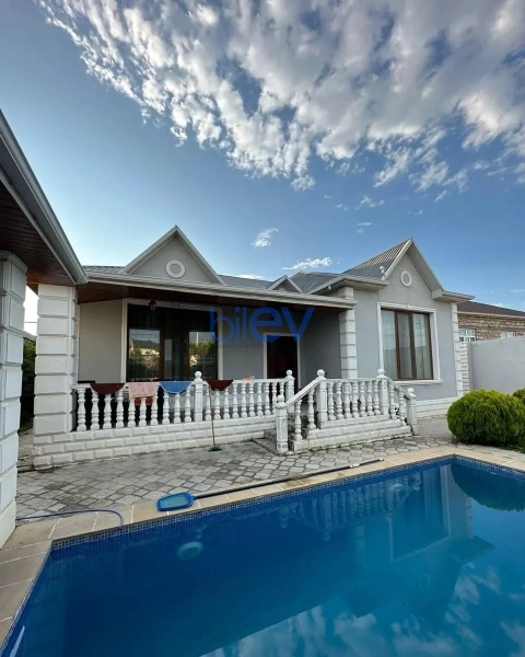 Günlük Kirayə 5 otaqlı Bağ evi  900m², Bakı