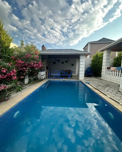 Günlük Kirayə 5 otaqlı Bağ evi  900m², Bakı