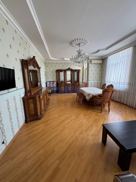 Aylıq Kirayə 2 otaqlı Yeni Tikili bina evi  86m², Bakı