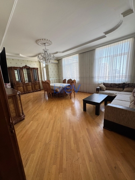 Aylıq Kirayə 2 otaqlı Yeni Tikili bina evi  86m², Bakı
