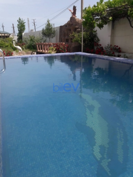 Günlük Kirayə 5 otaqlı Bağ evi  250m², Bakı