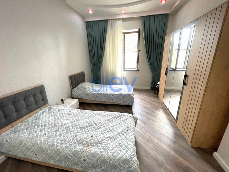 Günlük Kirayə 5 otaqlı Bağ evi  900m², Bakı