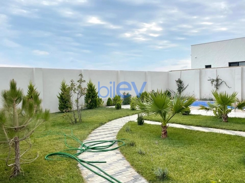 Günlük Kirayə 5 otaqlı Bağ evi  900m², Bakı