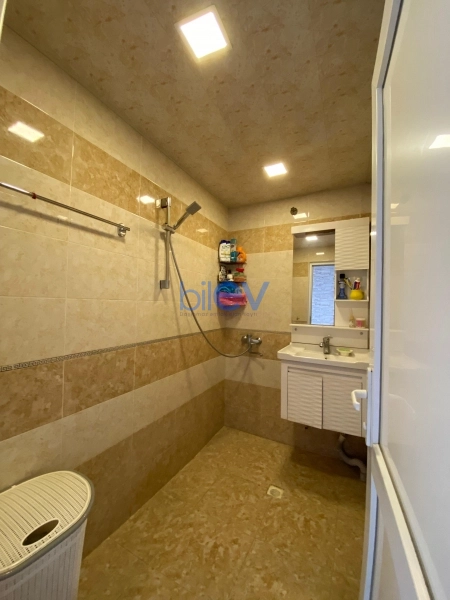 Satış 2 otaqlı Köhnə Tikili bina evi  60m², Bakı