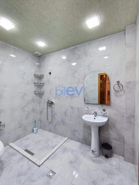 Aylıq Kirayə 3 otaqlı Yeni Tikili bina evi  100m², Bakı