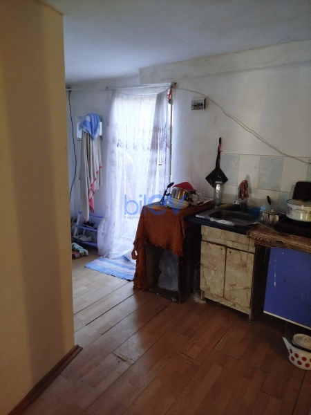Satış 3 otaqlı Köhnə Tikili bina evi  75m², Bakı