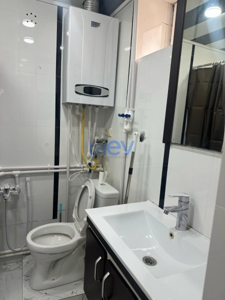 Satış 2 otaqlı Köhnə Tikili bina evi  60m², Bakı