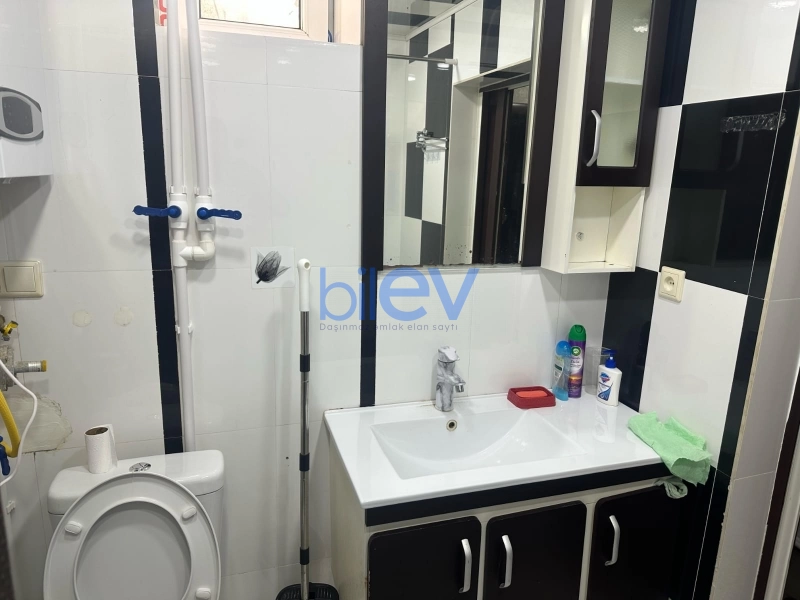 Satış 2 otaqlı Köhnə Tikili bina evi  60m², Bakı