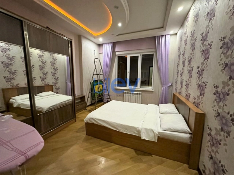 Aylıq Kirayə 3 otaqlı Yeni Tikili bina evi  110m², Bakı