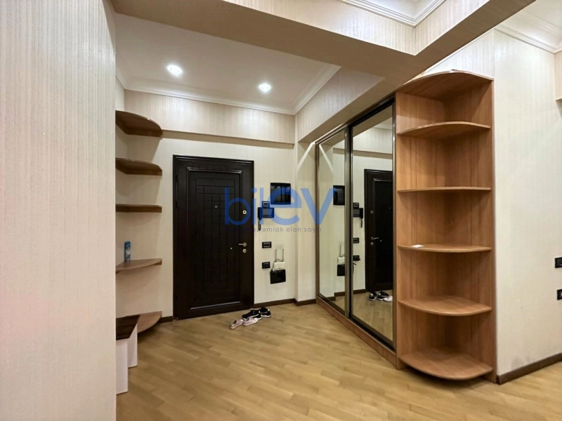 Aylıq Kirayə 3 otaqlı Yeni Tikili bina evi  110m², Bakı