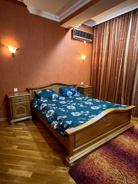 Aylıq Kirayə 2 otaqlı Yeni Tikili bina evi  90m², Bakı
