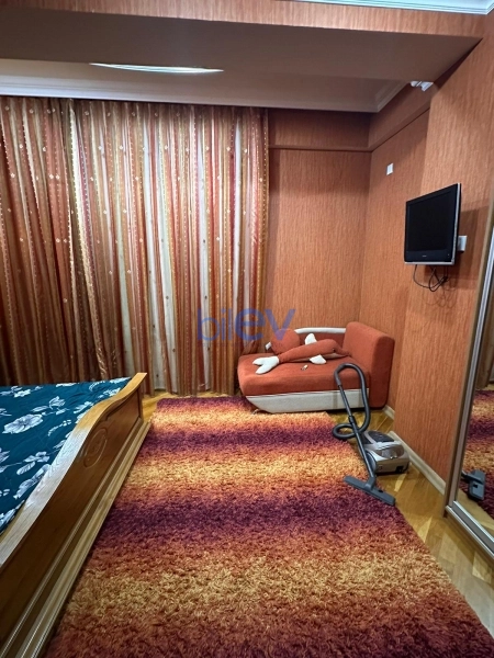 Aylıq Kirayə 2 otaqlı Yeni Tikili bina evi  90m², Bakı
