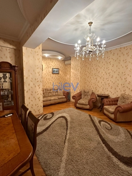 Aylıq Kirayə 2 otaqlı Yeni Tikili bina evi  90m², Bakı