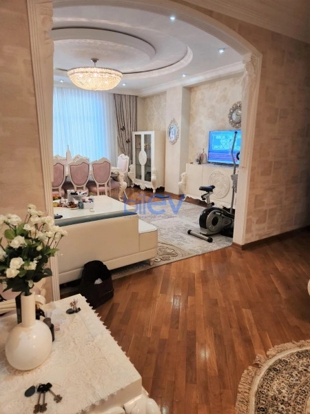 Aylıq Kirayə 3 otaqlı Yeni Tikili bina evi  126m², Bakı