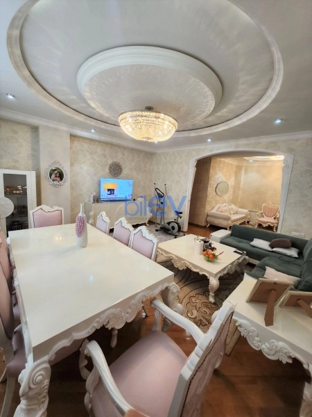 Aylıq Kirayə 3 otaqlı Yeni Tikili bina evi  126m², Bakı
