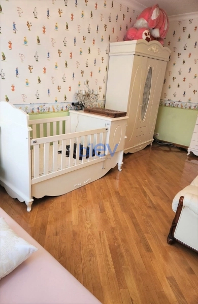 Aylıq Kirayə 3 otaqlı Yeni Tikili bina evi  126m², Bakı