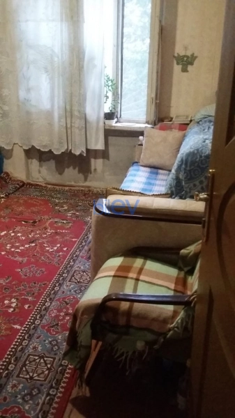 Satış 4 otaqlı Köhnə Tikili bina evi  4m², Bakı