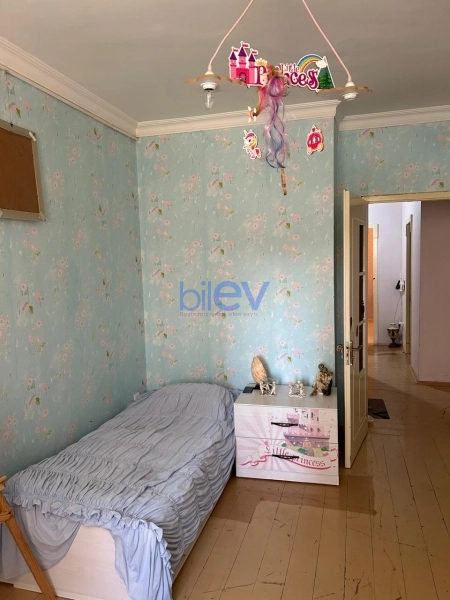 Aylıq Kirayə 4 otaqlı Köhnə Tikili bina evi  75m², Bakı
