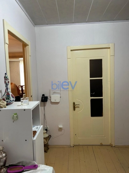 Aylıq Kirayə 4 otaqlı Köhnə Tikili bina evi  75m², Bakı