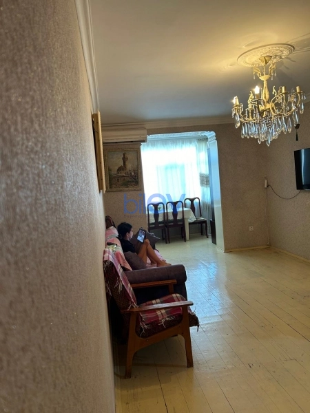 Aylıq Kirayə 4 otaqlı Köhnə Tikili bina evi  75m², Bakı