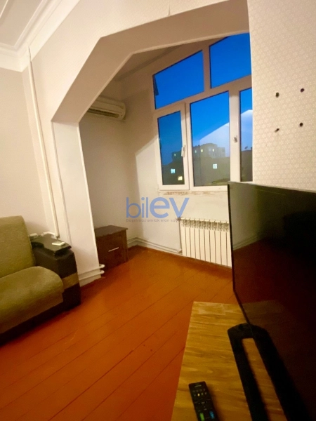 Aylıq Kirayə 3 otaqlı Köhnə Tikili bina evi  85m², Bakı