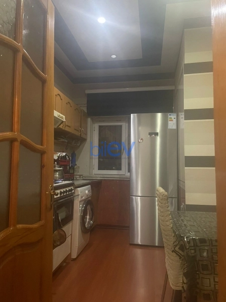 Aylıq Kirayə 3 otaqlı Köhnə Tikili bina evi  70m², Bakı
