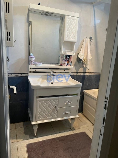 Aylıq Kirayə 3 otaqlı Köhnə Tikili bina evi  70m², Bakı