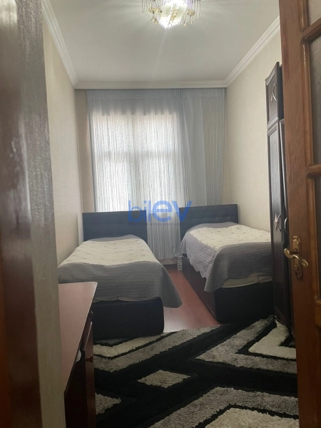 Aylıq Kirayə 3 otaqlı Köhnə Tikili bina evi  70m², Bakı
