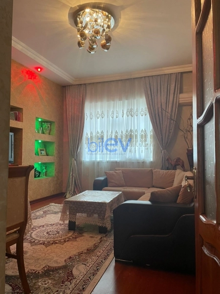Aylıq Kirayə 3 otaqlı Köhnə Tikili bina evi  70m², Bakı