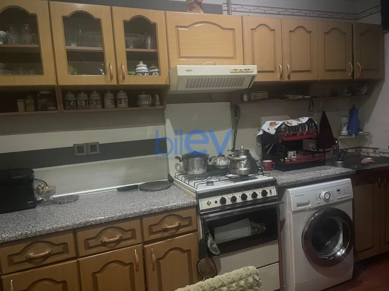 Aylıq Kirayə 3 otaqlı Köhnə Tikili bina evi  70m², Bakı