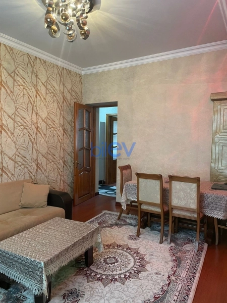 Aylıq Kirayə 3 otaqlı Köhnə Tikili bina evi  70m², Bakı