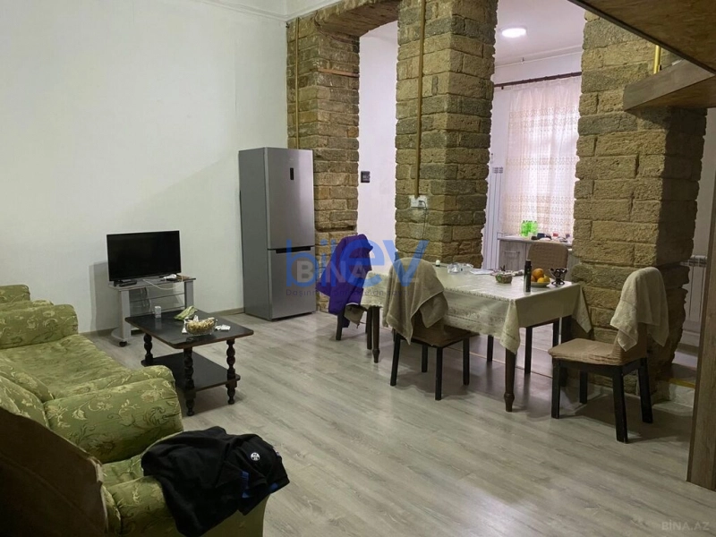 Aylıq Kirayə 2 otaqlı Köhnə Tikili bina evi  60m², Bakı