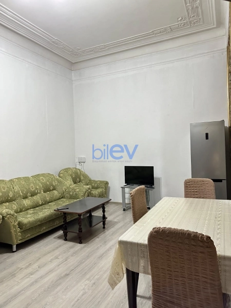Aylıq Kirayə 2 otaqlı Köhnə Tikili bina evi  60m², Bakı
