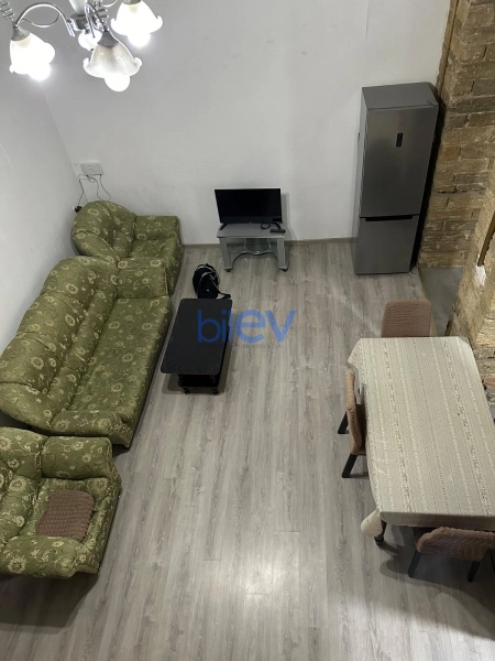 Aylıq Kirayə 2 otaqlı Köhnə Tikili bina evi  60m², Bakı