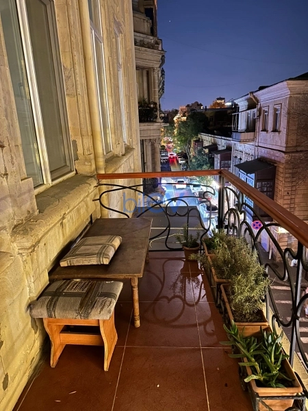 Aylıq Kirayə 2 otaqlı Köhnə Tikili bina evi  60m², Bakı
