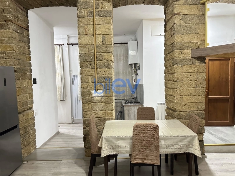 Aylıq Kirayə 2 otaqlı Köhnə Tikili bina evi  60m², Bakı