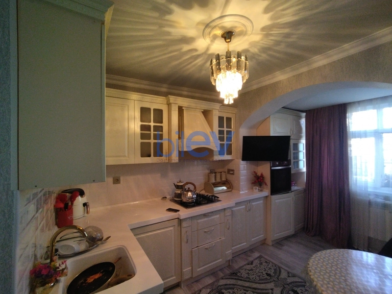 Satış 3 otaqlı Köhnə Tikili bina evi  100m², Xırdalan