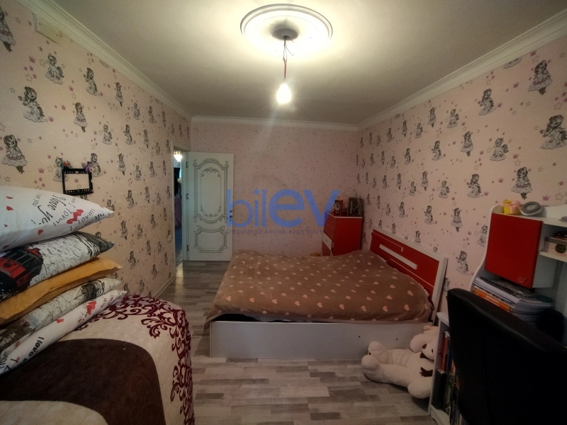 Satış 3 otaqlı Köhnə Tikili bina evi  100m², Xırdalan