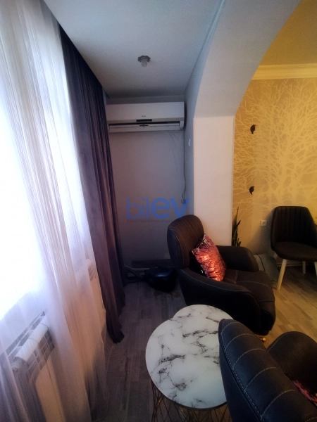 Satış 3 otaqlı Köhnə Tikili bina evi  100m², Xırdalan